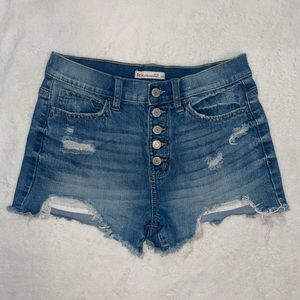 Jean shorts relaxed mom high rise. So brand great condition. 3/26 size